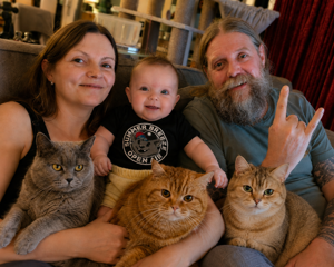 Feedback - Anja und Thomas mit Baby Emma und den Katzen Lory, Leo und Luna
